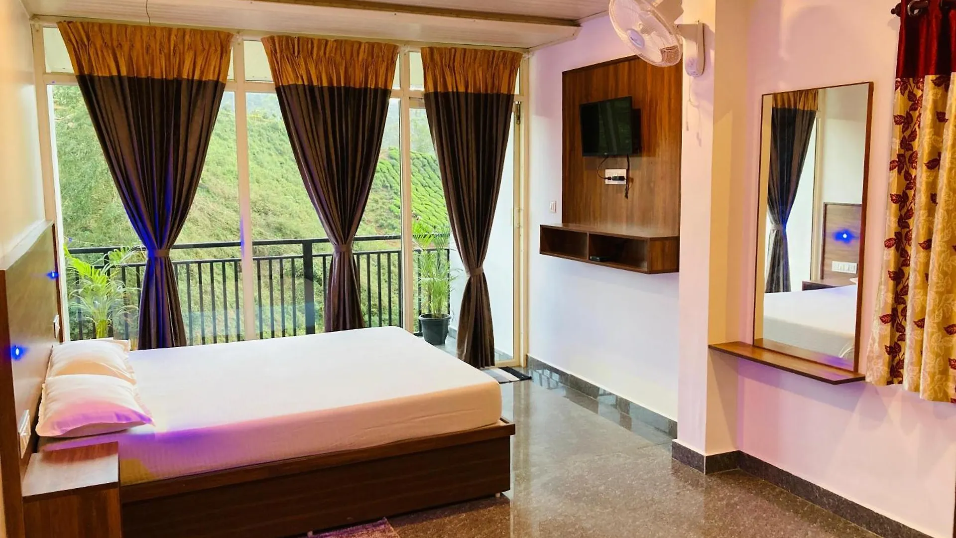 Carmel Home Stay contacts